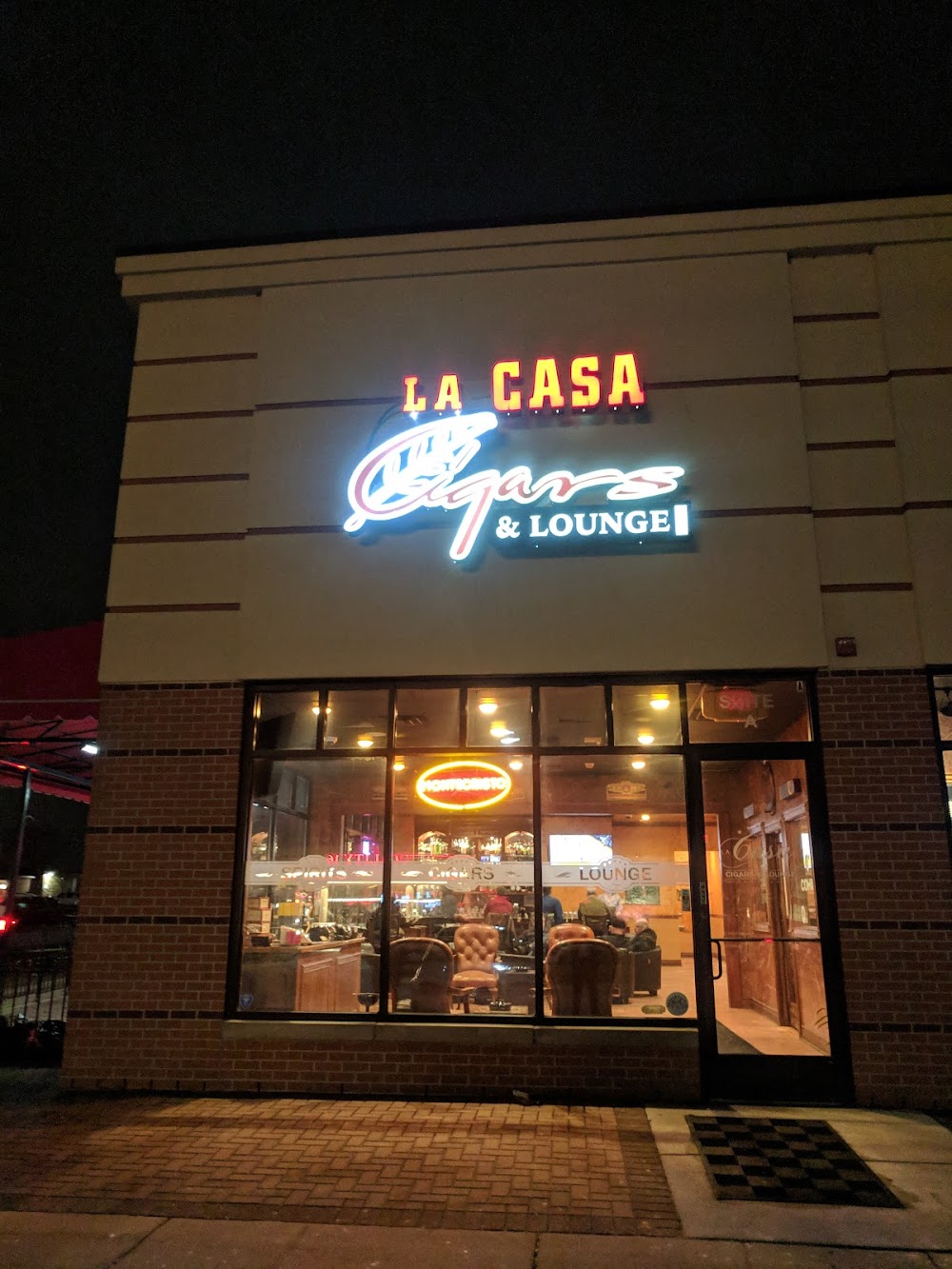 La Casa Cigars and Lounge